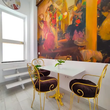 The Urban Elegance Apartment *